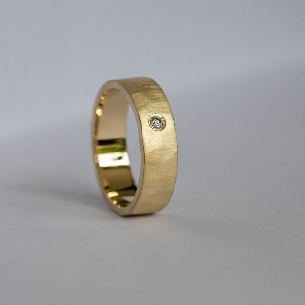 Item 026 | Flat Gold Wedding Ring | 6mm | Stripe — изображение 6
