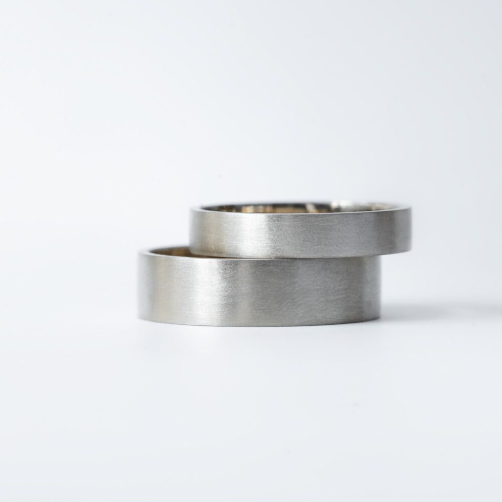 Item 026 | Flat Gold Wedding Ring | 6mm | Stripe — изображение 3