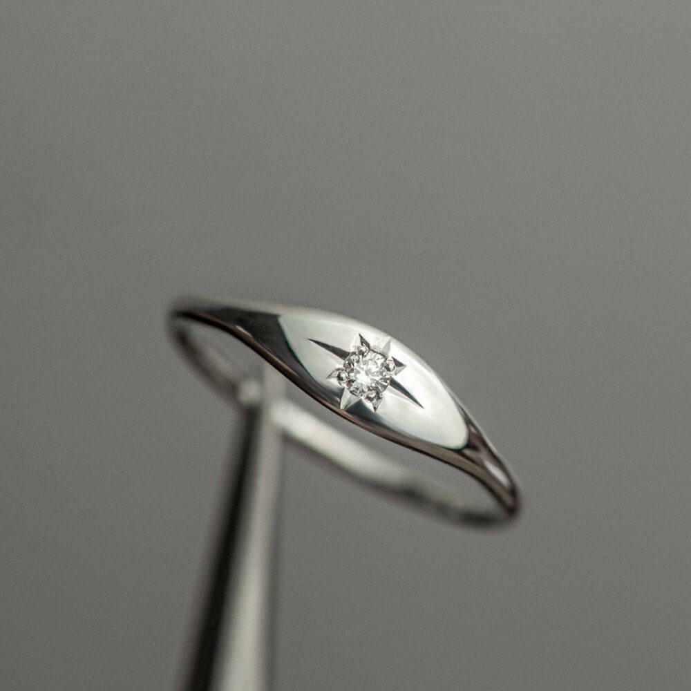 Item 046 | Gold Starburst Signet Ring 2mm Stone | Ring builder — изображение 7