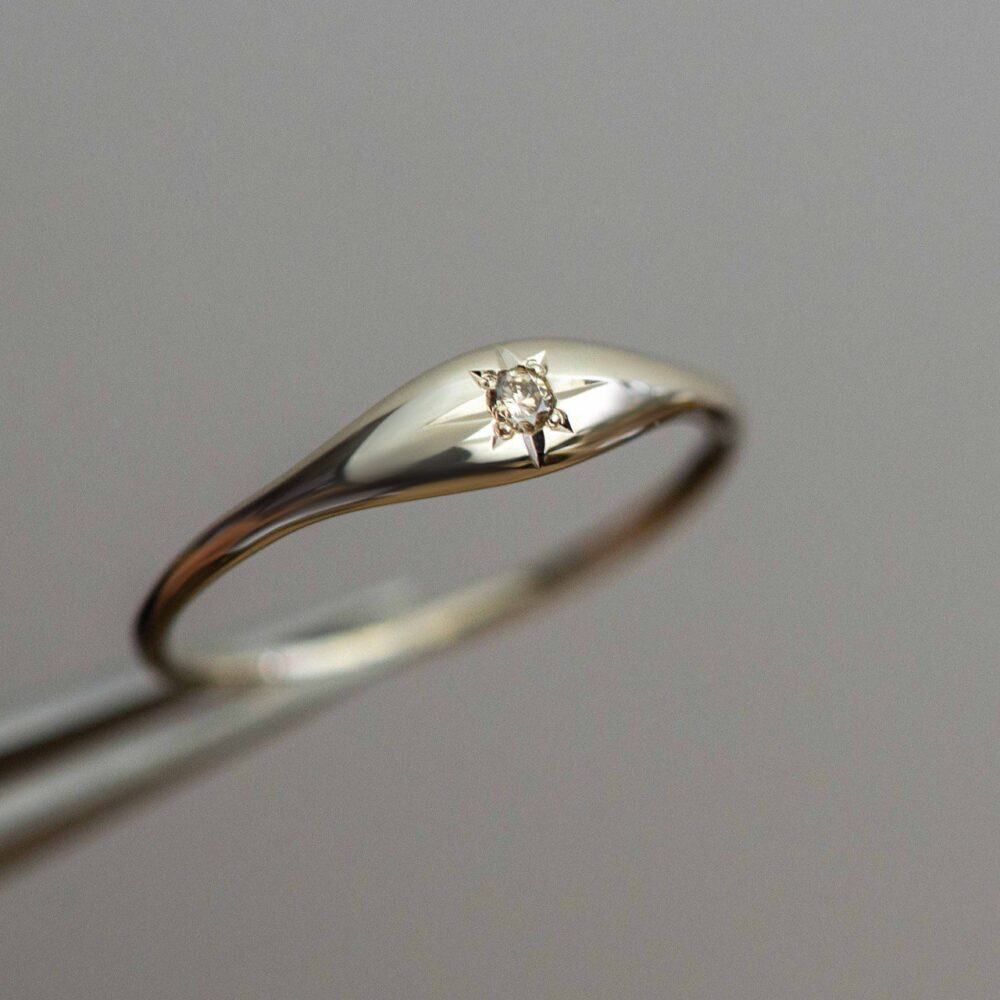 Item 046 | Gold Starburst Signet Ring 2mm Stone | Ring builder — изображение 6