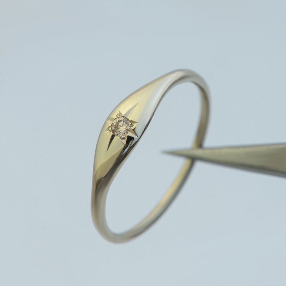 Item 046 | Gold Starburst Signet Ring 2mm Stone | Ring builder — изображение 4